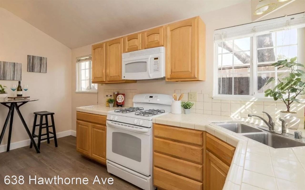 638 Hawthorne Ave #A - Photo 3 of 10