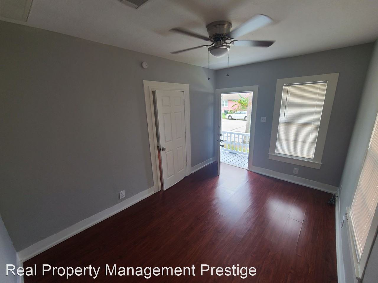 1204 26th St - Photo 2 of 9