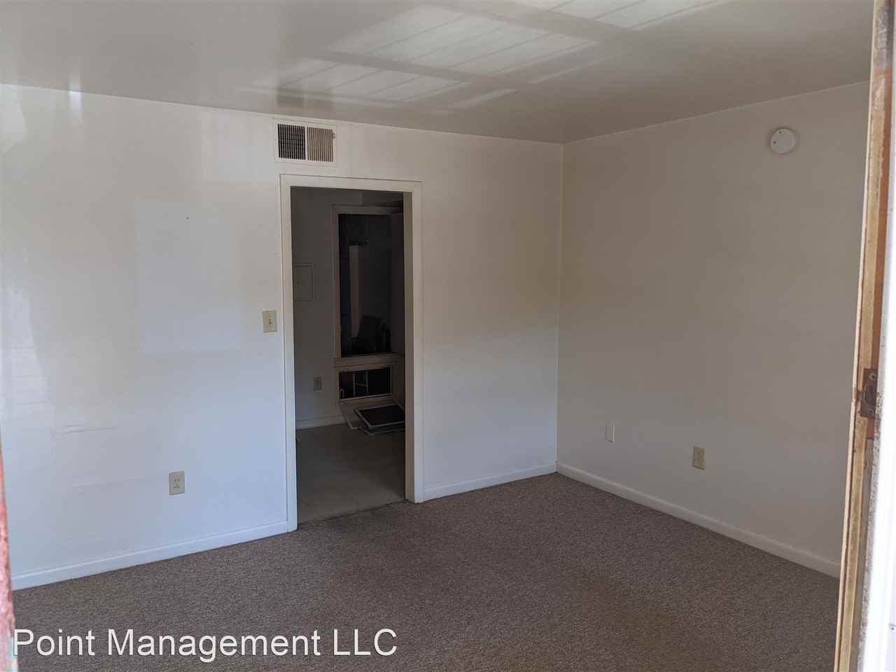 1912 Wayne St NE - Photo 2 of 6