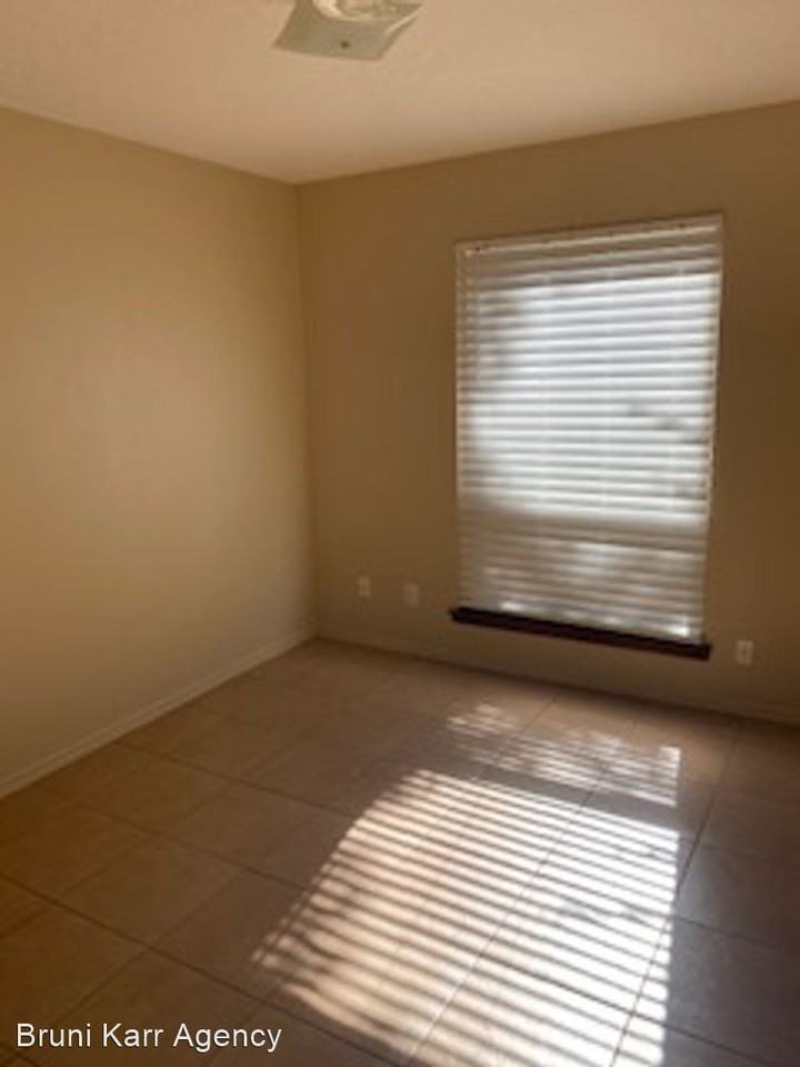 12240 Menaul Blvd NE Apartments 12240 Menaul Blvd Ne, Albuquerque, NM