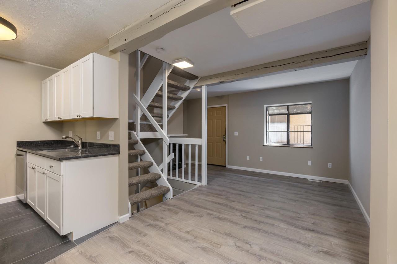 89 W 9Th Ave - Photo 2 of 33