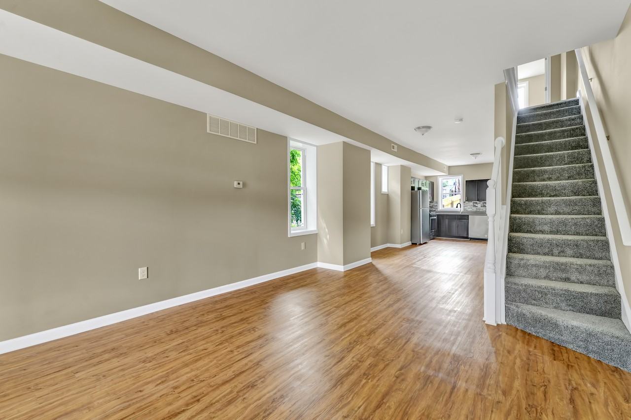 1100 Ashburton St - Photo 3 of 27