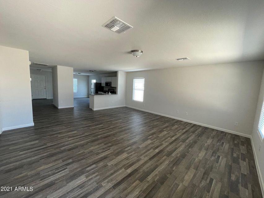 2352 N Sand Hills Ct - Photo 2 of 10