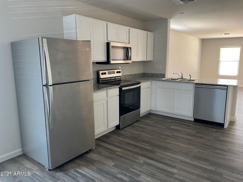 2352 N Sand Hills Ct - Photo 3 of 10