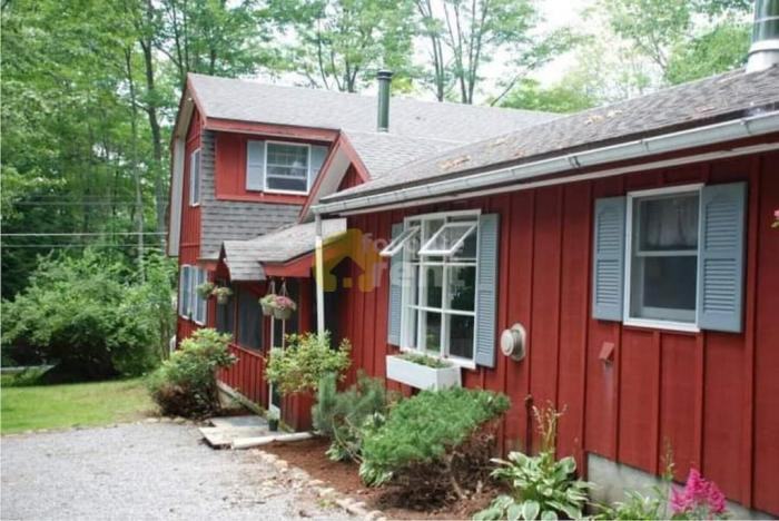 44 Acorn Dr - Photo 2 of 5