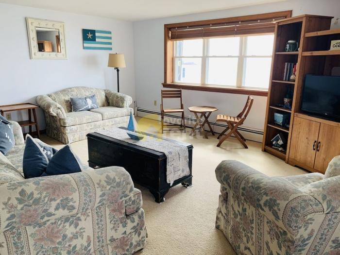 121 Long Beach Ave - Photo 2 of 5