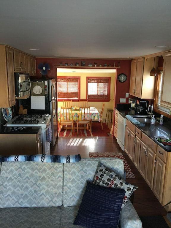 32 Spruce Rd - Photo 3 of 5