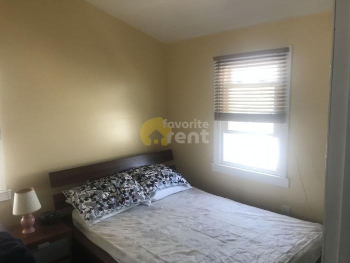 109 W 15th St - Photo 2 of 5