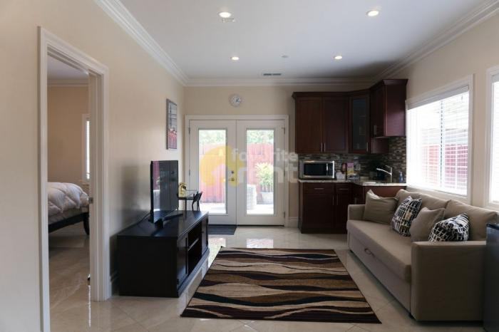 1244 Westminster Ave - Photo 2 of 5