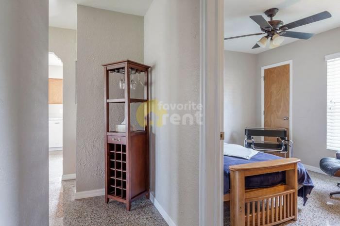 4122 W Gray St - Photo 2 of 5