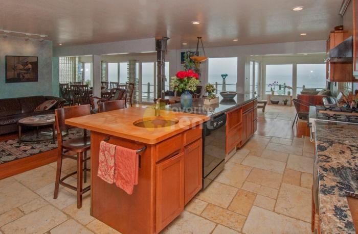 8711 Cabrillo Hwy - Photo 3 of 5