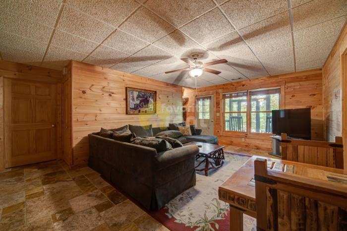 444 Deaver Cove Rd - Photo 2 of 5