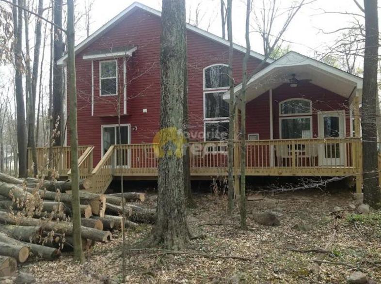 447 Maxatawny Dr, Pocono Lake, PA 18347 3 Bedroom House for 2,000