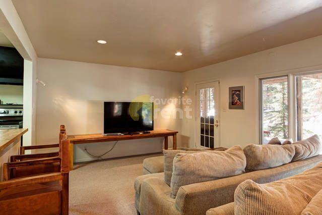 212 W Meadow Dr - Photo 3 of 5