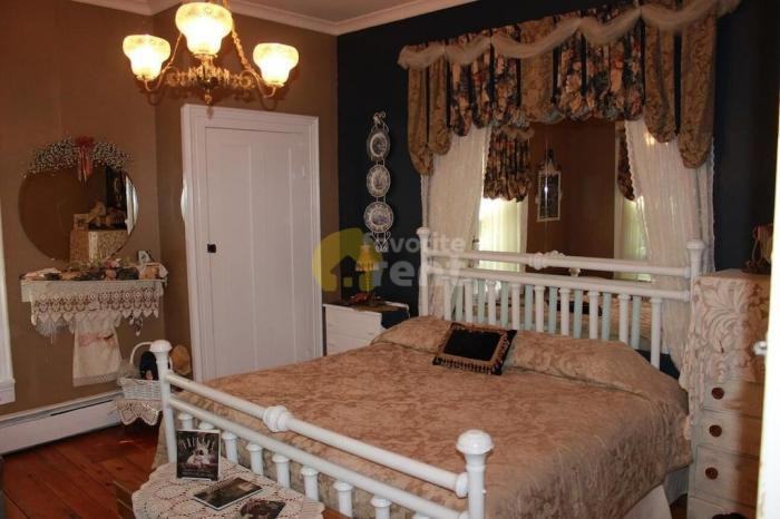 197 Maple Ave - Photo 2 of 5