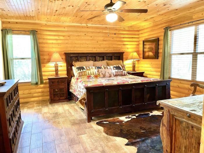 923 W Holly Trl - Photo 3 of 5