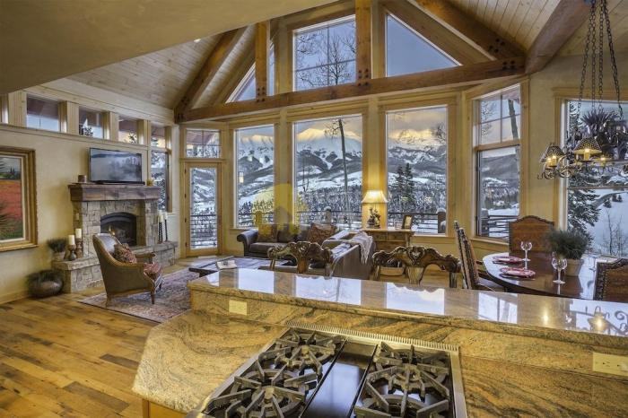 305 Fairway Dr - Photo 2 of 5