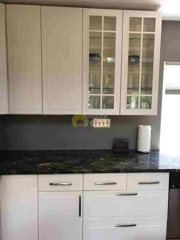 636 Seagrove Ave - Photo 3 of 5