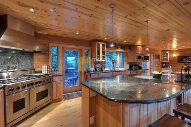 3215 Edgewater Dr - Photo 2 of 5