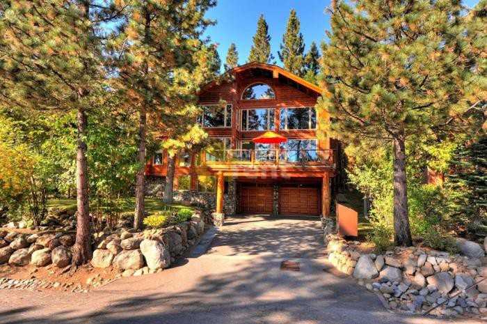 3215 Edgewater Dr - Photo 3 of 5