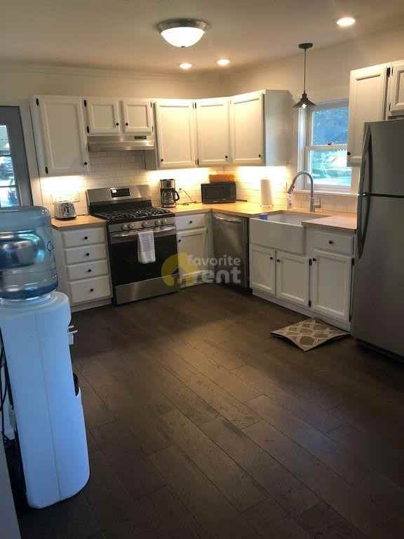 102 S Grand Ave - Photo 2 of 5
