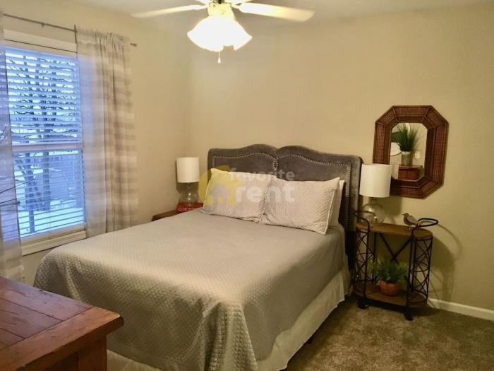 2370 Harrison Ave - Photo 2 of 5