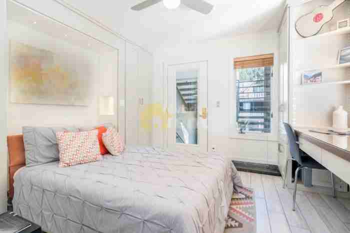 651 W Pacific Ave - Photo 3 of 5