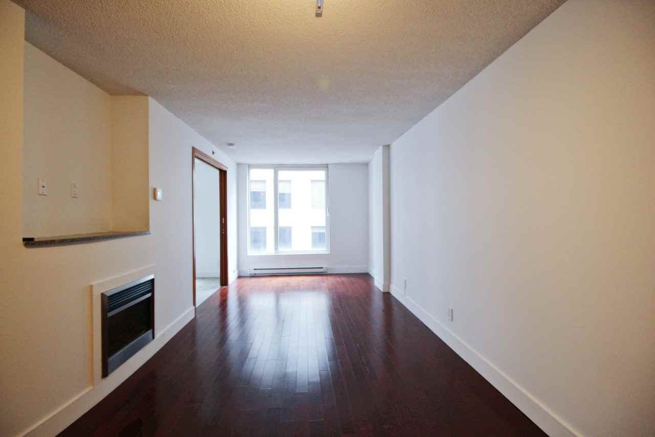 888 Rue Saint-François-Xavier #1608 - Photo 2 of 15