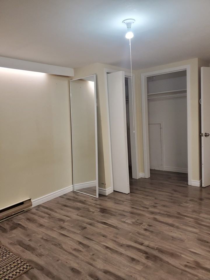 2290 Delkus Crescent - Photo 3 of 13