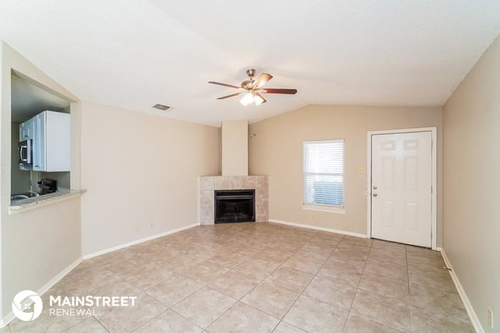 6211 Valley King - Photo 3 of 15