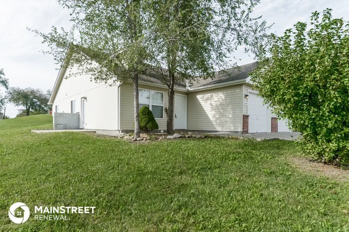 1406 Eagle Dr - Photo 2 of 16