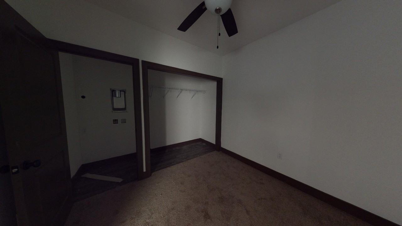 10850 N Summit St - Photo 5 of 39