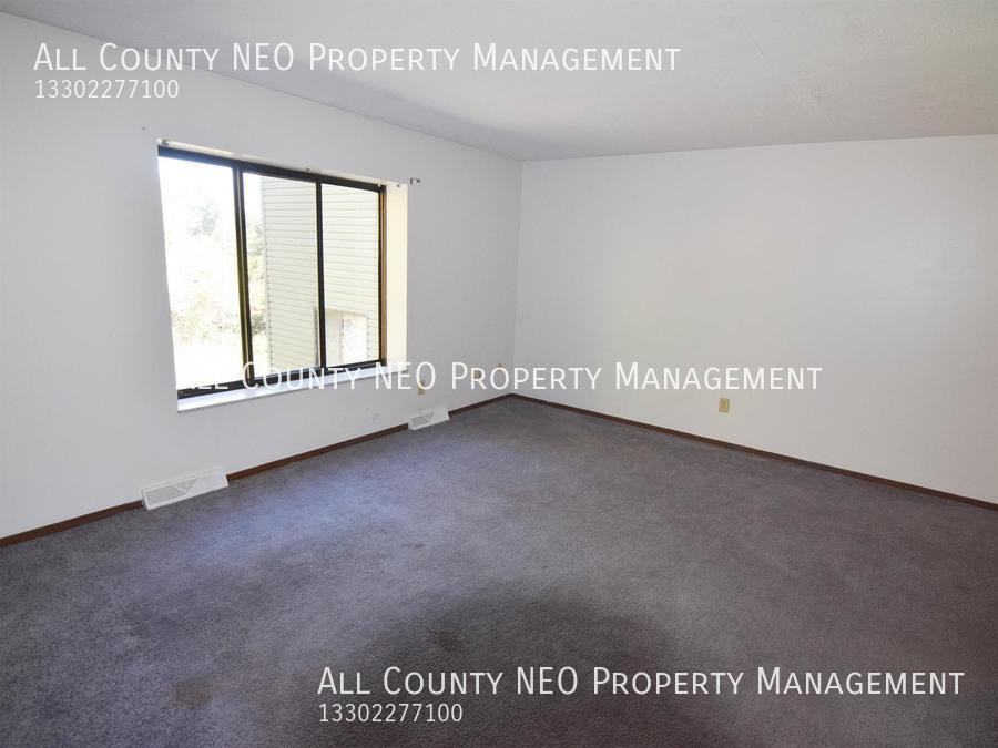 1326 Bluestone Ave - Photo 2 of 9