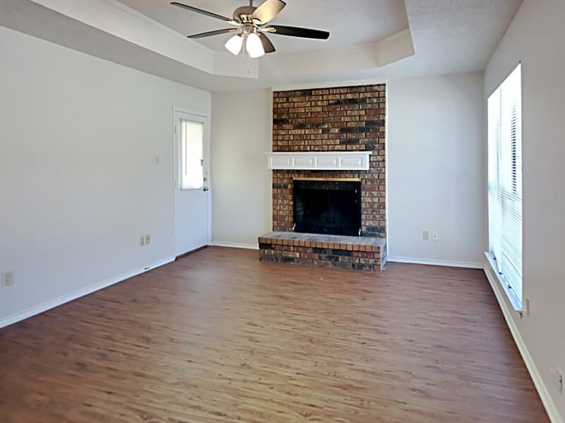 5211 Wild Horse Ct - Photo 3 of 15