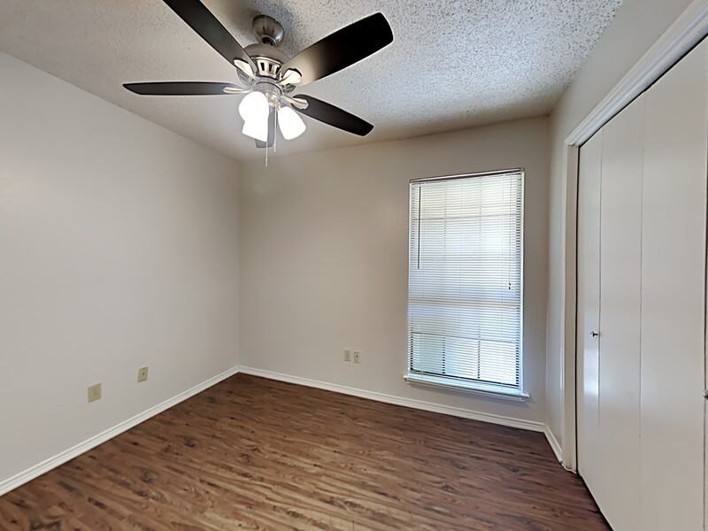 5211 Wild Horse Ct - Photo 5 of 15