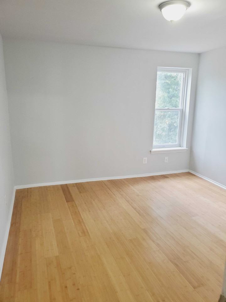 613 North Dukeland Street - Photo 3 of 5
