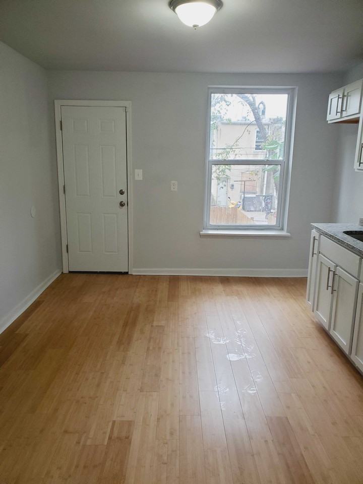 613 North Dukeland Street - Photo 2 of 5