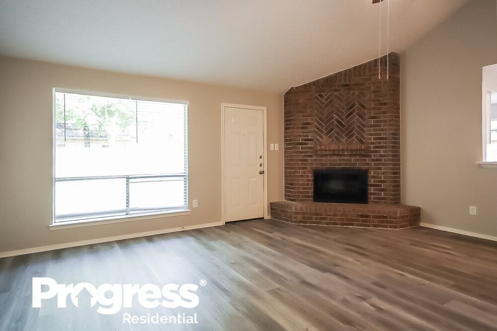 2770 Willow Creek Dr - Photo 3 of 21