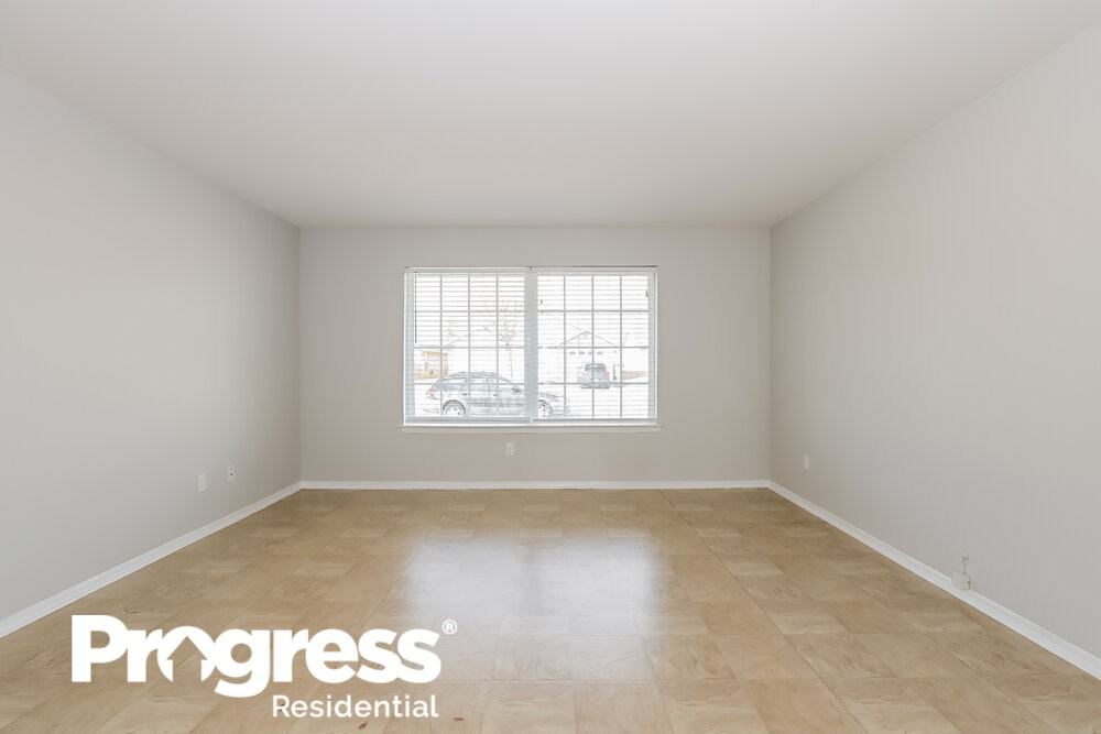 4644 Loma Del Rey Cir - Photo 3 of 18