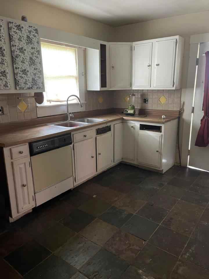 1413 Cambria Ave - Photo 3 of 21