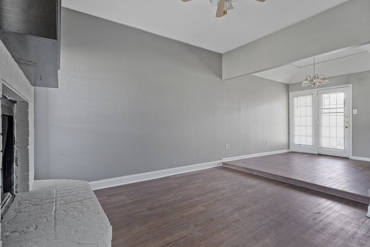 804 Custer St #1 - Photo 3 of 23