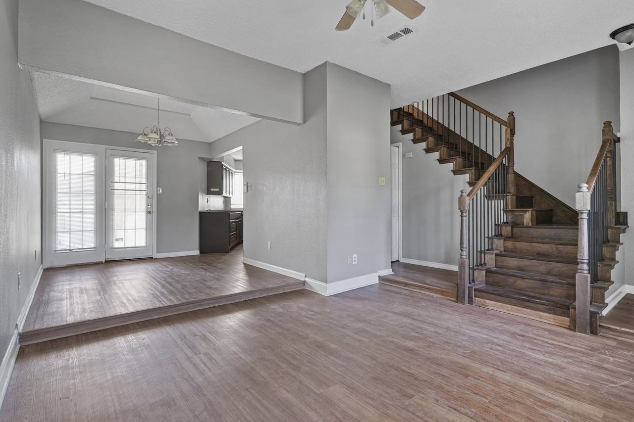 804 Custer St #1 - Photo 4 of 23