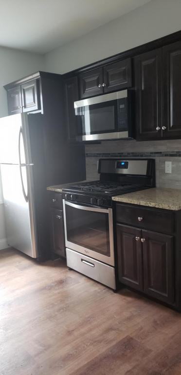 230 Winter St - Photo 2 of 6