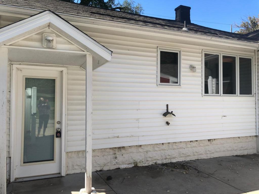 7601 N 60th St - Photo 2 of 18