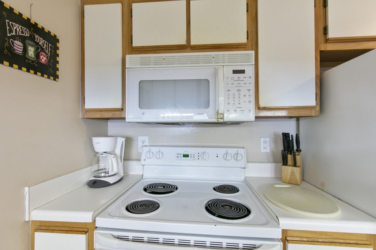 1251 University Ct - Photo 5 of 39