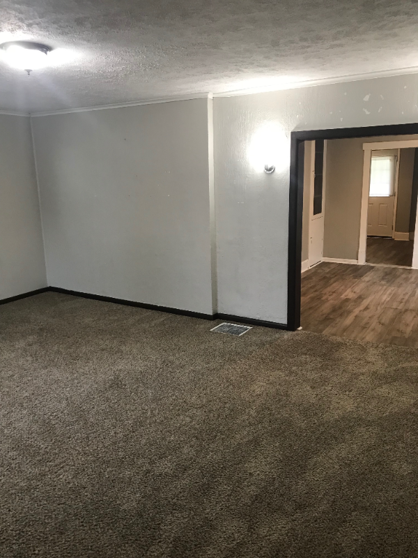 4436 Grand Ave - Photo 3 of 10