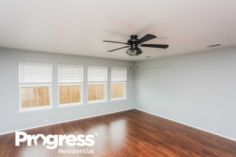 4509 Sheldon Trl - Photo 3 of 15