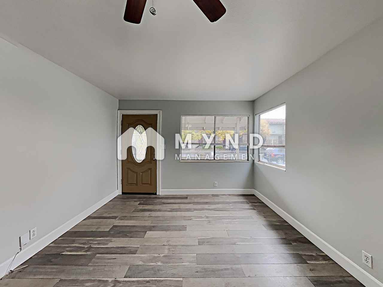 1471 E 9th St - Photo 2 of 14