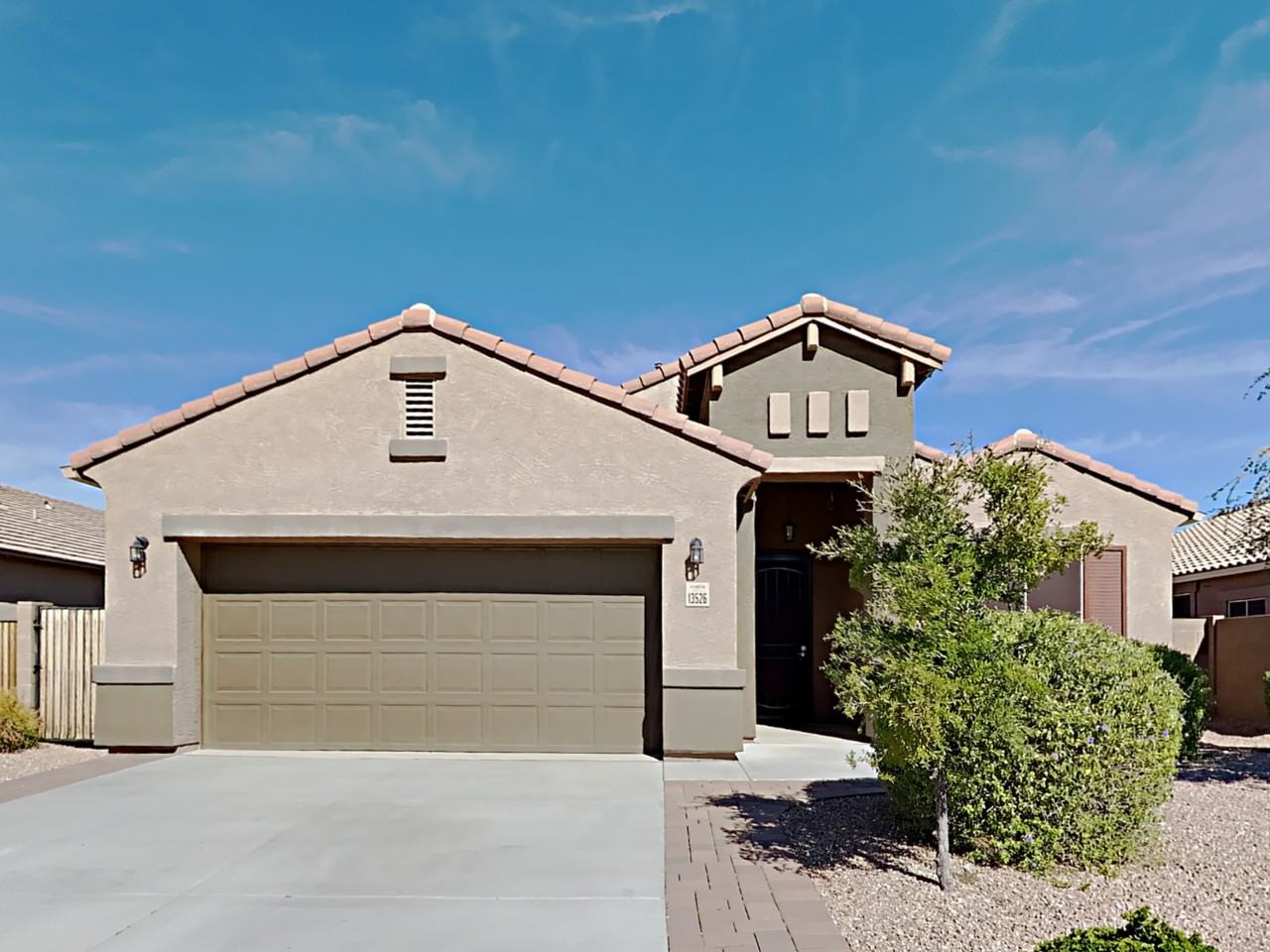 13526 W Desert Moon Way - Photo 2 of 19