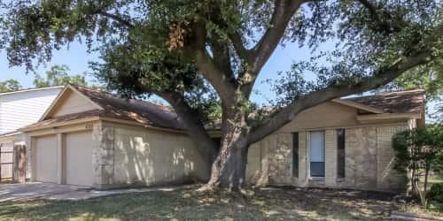 4328 Astor Rd - Photo 2 of 23